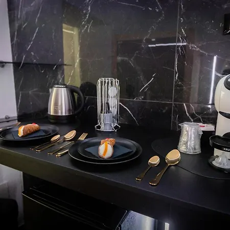 Luxury Black فندق مبيت وإفطار *