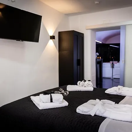 Luxury Black فندق مبيت وإفطار *